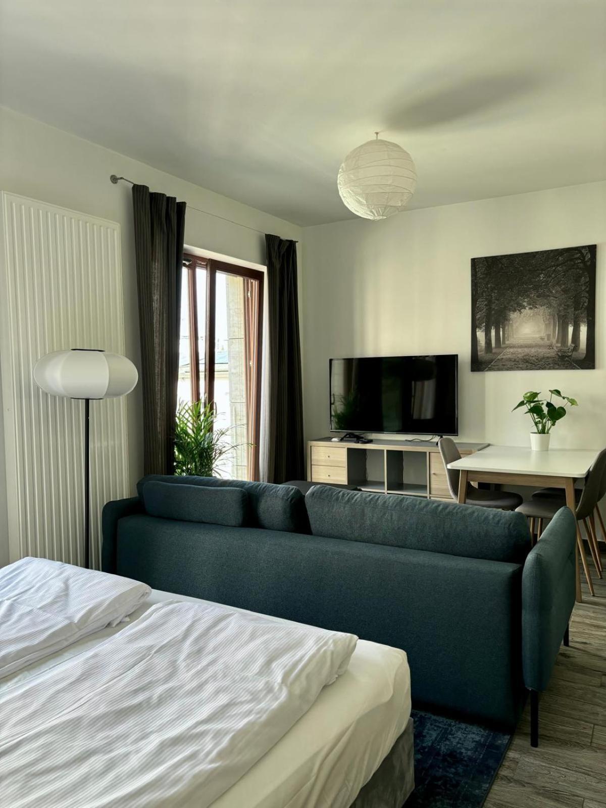 Апартаменти Modern In Old Town *